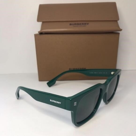 New - 💯 Original BURBERRY BE4394F HAYDEN SUNGLASSES - Picture 5 of 16